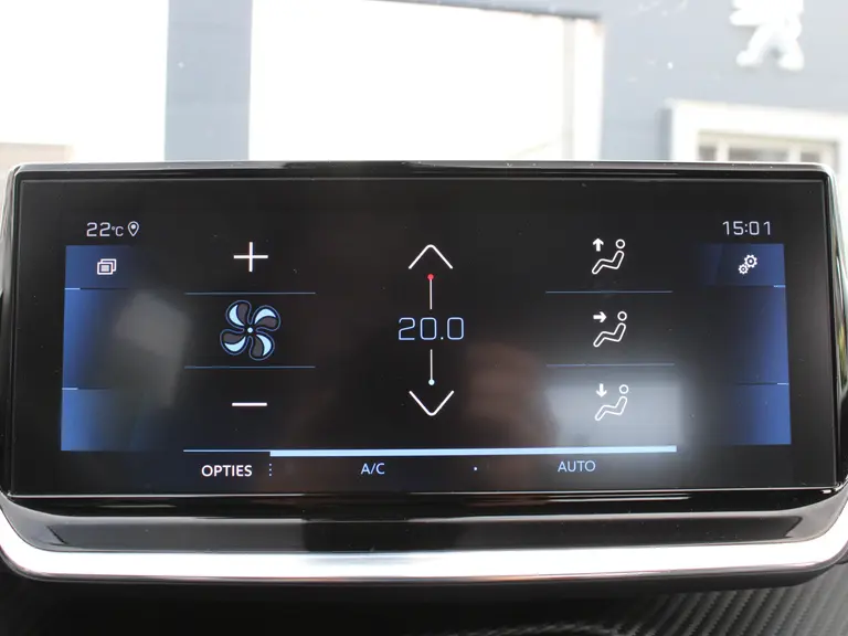 Peugeot 2008 Allure 1.2 PureTech 130PK EAT8 Automaat Navigatie, Achteruitrijcamera, Parkeersensoren, Dab, Apple Carplay. Android Auto afbeelding 23