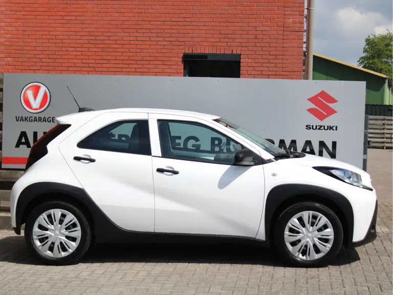 Toyota Aygo X 1.0 VVT-i MT Adaptieve Cruise Control, Airco, Hill Hold Functie, Elektrische Ramen Voor afbeelding 14