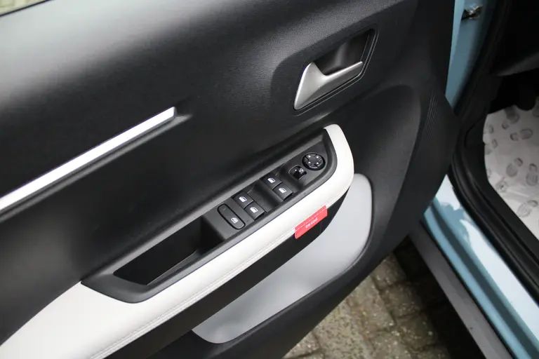 Citroën C3 1.2 Turbo Max Cruise/Climate control, Navigatie, Apple carplay/Android auto, 17'LM velgen, Camera afbeelding 8
