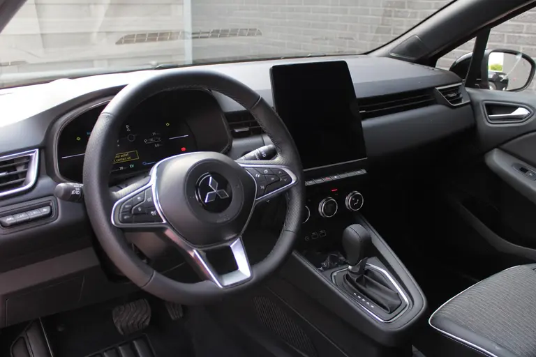 Mitsubishi Colt 1.6 HEV First Edition Automaat, Cruise/Climate control, Applecar./Andr. auto, Camera, 17"LM Velgen afbeelding 25