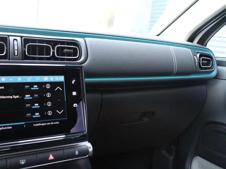 Citroën C3 Business 1.2 PureTech 82PK Navigatie, Achteruitrijcamera, Parkeersensoren, Keyless Entry & Start, Stoelverwarming, Apple Carplay, Android Auto afbeelding 34