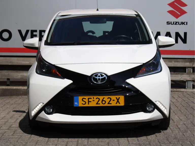 Toyota Aygo 1.0 VVT-i x-play Achteruitrijcamera, Bluetooth, Airco, Apple Carplay/Android Auto afbeelding 11