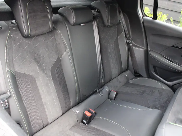 Peugeot e-208 EV GT Pack 50 kWh 136PK Automaat Navigatie, Achteruitrijcamera, Panoramadak, Stoelverwarming, Adaptieve Cruise Control afbeelding 14