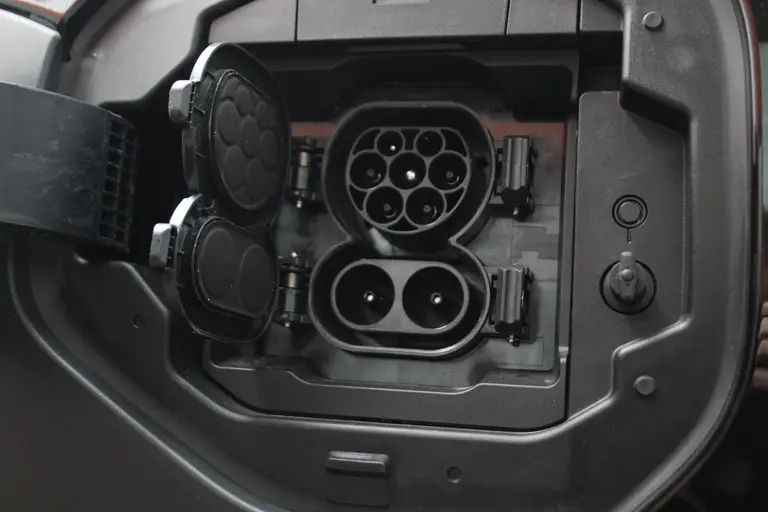Toyota Bz4x Dynamic 71 kWh Automaat 3-fase Stuurverwarming, Elektrische bestuurdersstoel, Navigatie, Rondomzicht camera afbeelding 10