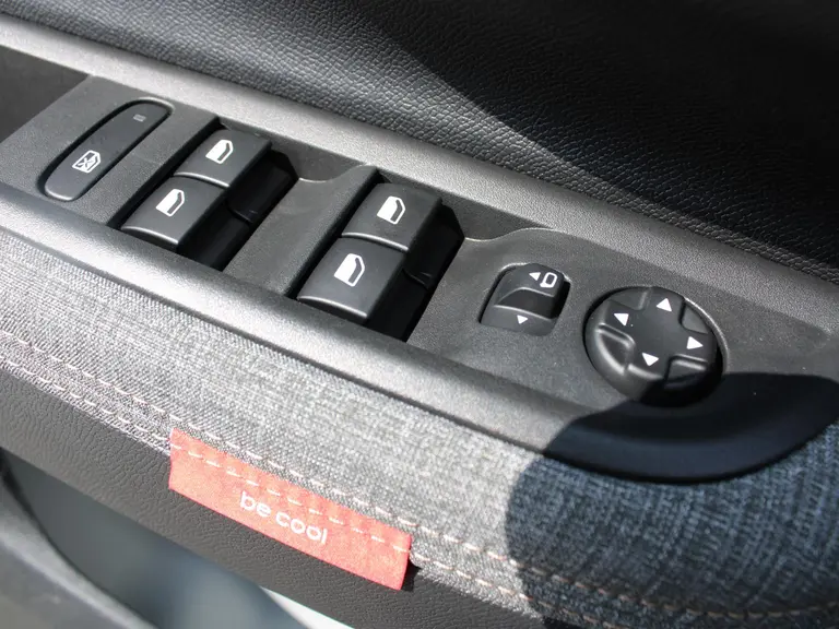 Citroën C3 Aircross Plus 1.2 Turbo 100pk Achteruitrijcamera, Climate Control, Cruise Control, Apple Car Play, Android Auto Navigatie afbeelding 25