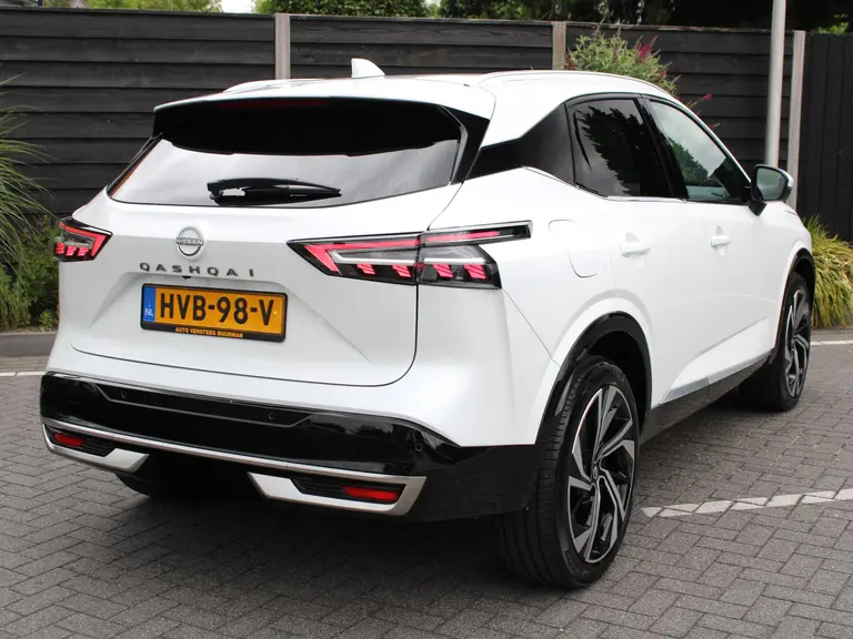 Nissan QASHQAI Tekna Plus 1.3 MHEV 158PK Xtronic Automaat Navigatie, Rondomzichtcamera, Keyless, Panoramadak, Leder, Elektrische Kofferbak, Stoelverwarming, Massage afbeelding 10