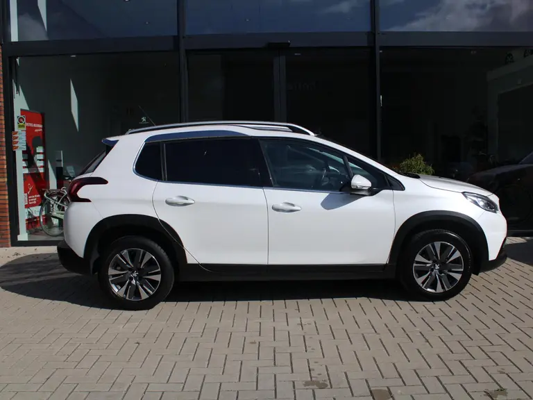 Peugeot 2008 1.2 PureTech Allure 130PK afbeelding 9
