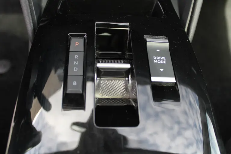 Citroën Ë-C4 Shine 50 kWh Automaat, Navigatie, Airco, Applecarpl./Andr. Auto, achteruitrijcamera afbeelding 26