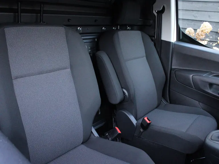 Citroën Berlingo 1.5 BlueHDi 100PK S&S L1 1000kg laadvermogen Achteruitrijcamera, Keyless Entry & Start, Draadloze Telefoonlader, Apple Carplay, Android Auto afbeelding 13