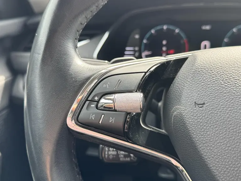 Skoda Octavia Combi Sport Business 1.5 e-TSI 150PK DSG7 Automaat Navigatie, Keyless, Achteruitrijcamera, Elektrische Kofferbak, Apple Carplay, Android Auto afbeelding 23