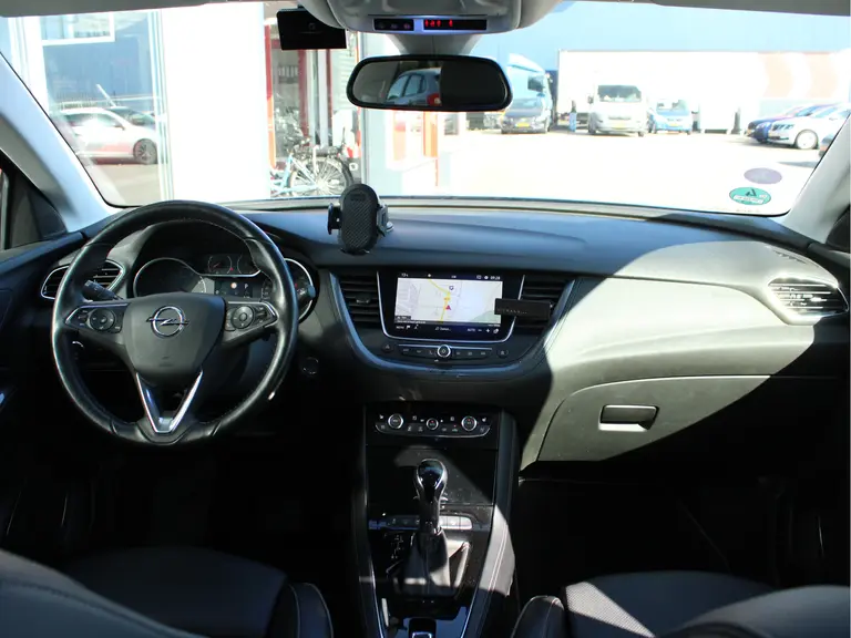Opel Grandland X 1.2 Turbo Innovation + Apple carplay/Android auto I Stoel+stuur verwarming I Leder I Navigatie I Elektrische achterklep I afbeelding 6