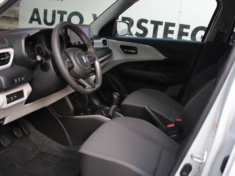 Suzuki Swift 1.2 Style Smart Hybrid GT-Styling Pakket, Navigatie, Parkeersensoren, Adaptieve Cruise Control, Draadloos Apple Carplay/Android Auto afbeelding 21