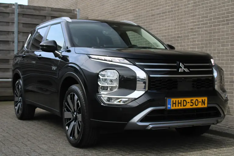 Mitsubishi Outlander 2.4 PHEV First Edition 20" LM velgen, Stuur+stoelverwarming, Standkachel, Premium audio, PDC V+A, afbeelding 42