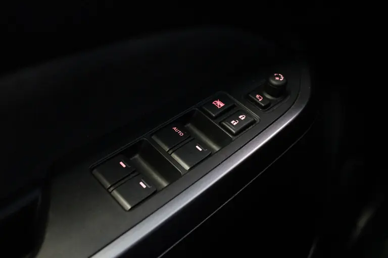 Suzuki Vitara 1.4 Boosterjet Style Smart Hybrid Navigatie, Parkeersensoren voor en achter, Stoelverwarming, Achteruitrijcamera afbeelding 34