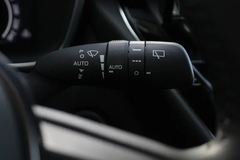 Toyota Corolla 1.8 Hybrid First Edition Automaat Achteruitrijcamera, Parkeersensoren Voor/Achter, Stoelverwarming, Cruise Control Adaptief, Climate Control afbeelding 32
