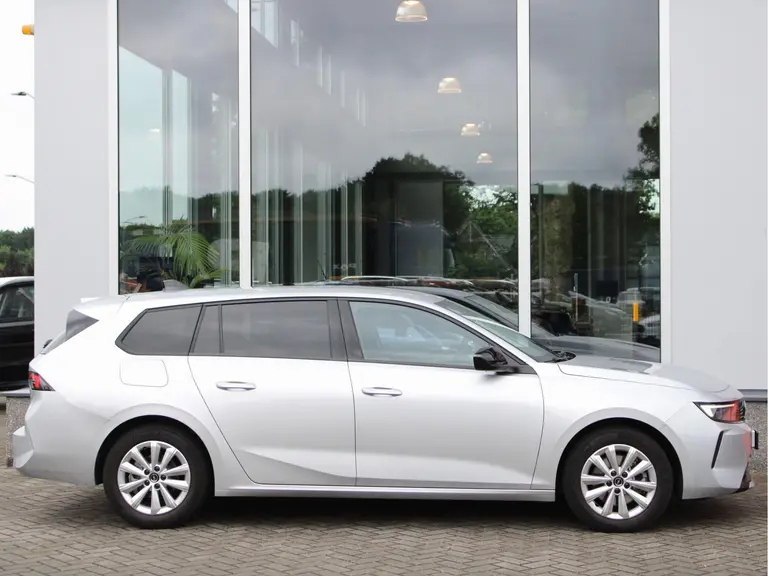 Opel Astra Sports Tourer 1.2 Level 2 Cruise en Climate Control, Parkeersensoren Voor en Achter, Navigatie afbeelding 15