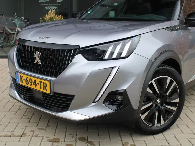 Peugeot 2008 1.2 PureTech 130PK EAT8 GT Pack Camera, Trekhaak, Dode hoekbewaking, Keyless entry afbeelding 2