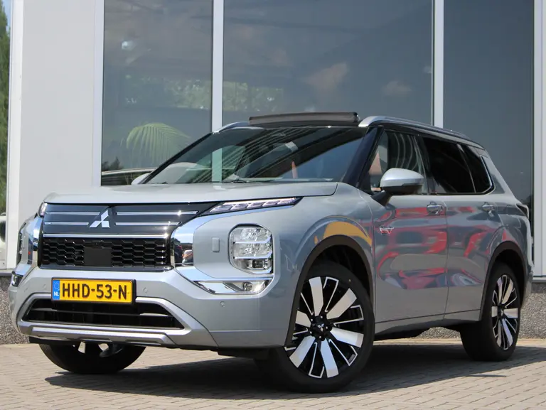 Mitsubishi Outlander 2.4 PHEV Instyle+ Lederen Interieur, Elektrisch Glazen Panoramadak, Stoelventilatie, Yamaha Audio afbeelding 16