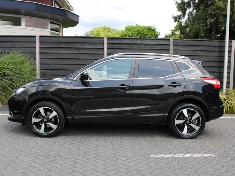 Nissan QASHQAI N-Connecta 1.2 115PK X-Tronic CVT Automaat Navigatie, Rondomzicht Camera, DAB, Panoramadak, Parkeersensoren Voor & Achter afbeelding 6