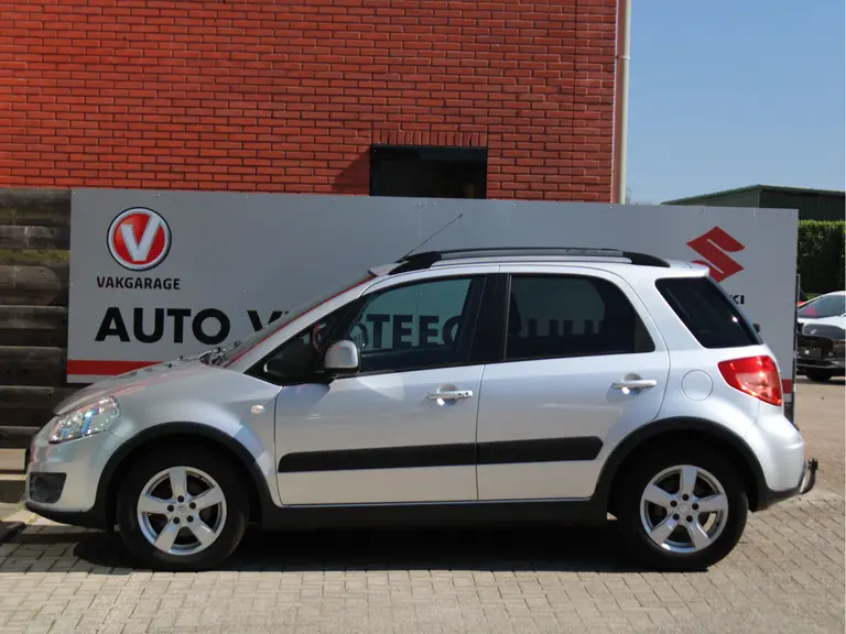 Suzuki SX4 1.6 Exclusive, Trekhaak, parkeersensoren, 2e Eig. Keyless en Middenarmsteun afbeelding 16