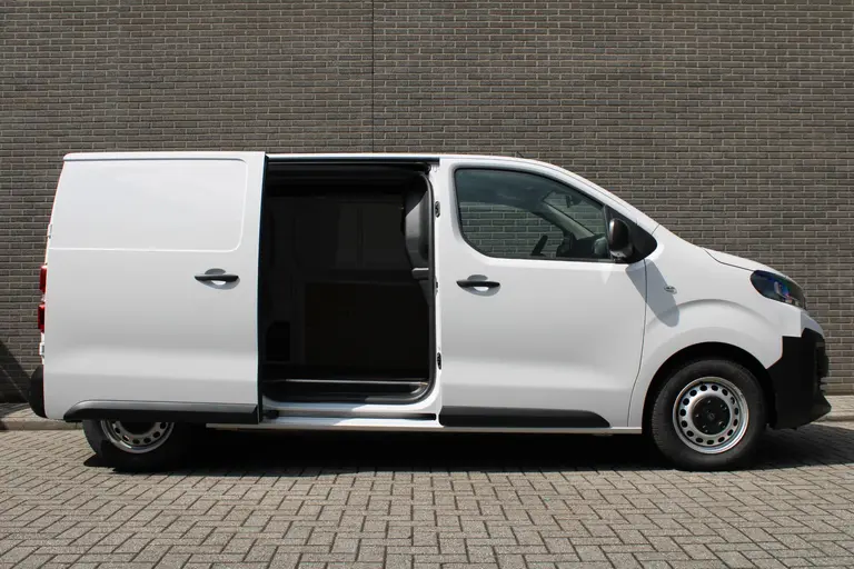 Peugeot Expert 2.0 BlueHDi 145 L2 Trekhaak, Airco, CruiseControl, Applecarpl./Andr. Auto, Navigatie, Achteruitrijcamera afbeelding 3