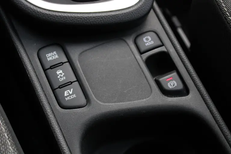 Toyota Yaris Cross 1.5 Hybrid Achteruitrijcamera, Bluetooth, Cruise Control Adaptief, Climate Control afbeelding 20