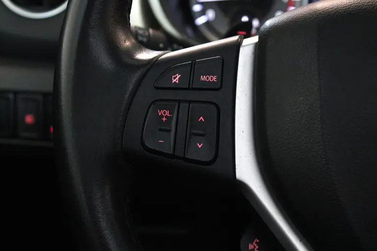 Suzuki Vitara 1.4 Boosterjet Style Smart Hybrid Navigatie, Parkeersensoren voor en achter, Stoelverwarming, Achteruitrijcamera afbeelding 30