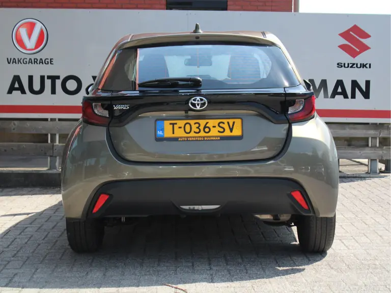 Toyota Yaris 1.0 VVT-i Active Achteruitrijcamera, Bluetooth, Cruise Control Adaptief, Airco afbeelding 11
