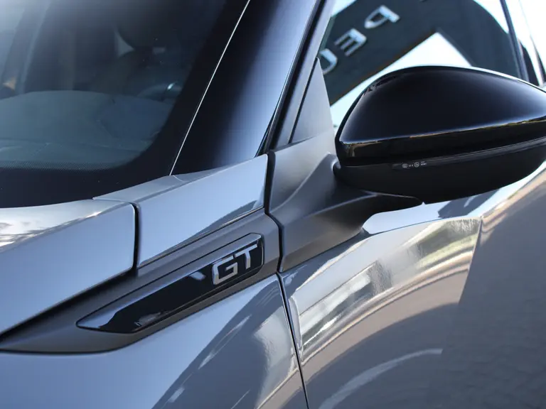 Peugeot 2008 GT 1.2 Hybrid 145PK Automaat Navigatie, Camera 360, Adaptieve cruise control, Lichtmetalen velgen afbeelding 4