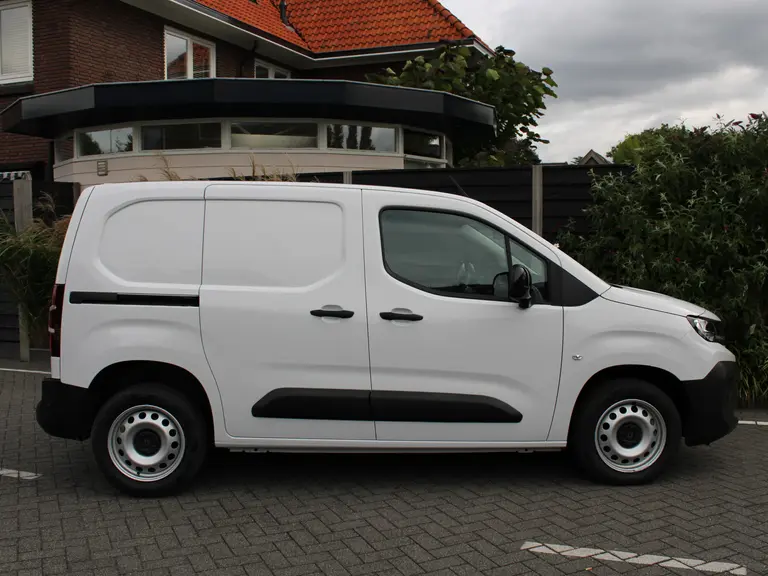 Peugeot Partner 1.5 BlueHDi 130PK EAT8 S&S L1 Automaat Trekhaak, Navigatie, Airconditioning, Camera achter & zijkant, Parkeerhulp voor & achter, Betimmering afbeelding 6