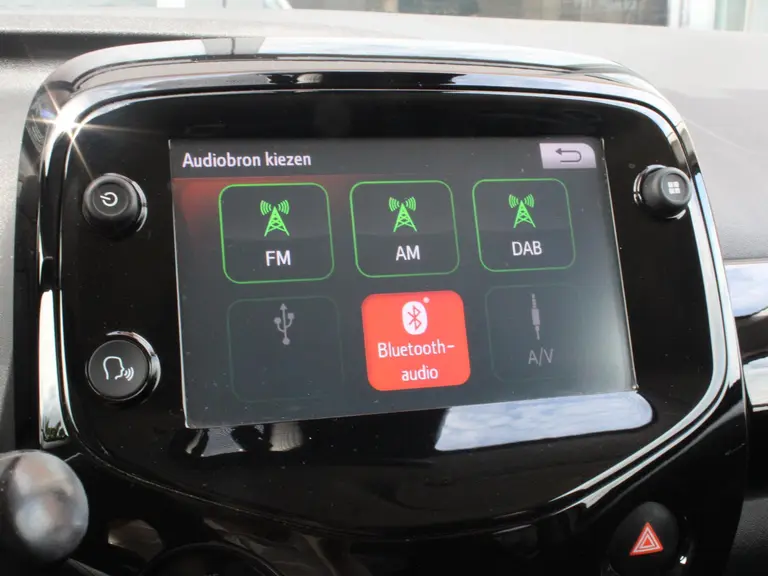 Peugeot 108 1.0 e-VTi 72PK GT-Line Achteruitrijcamera, Navigatie, Apple Carplay/Android Auto afbeelding 20