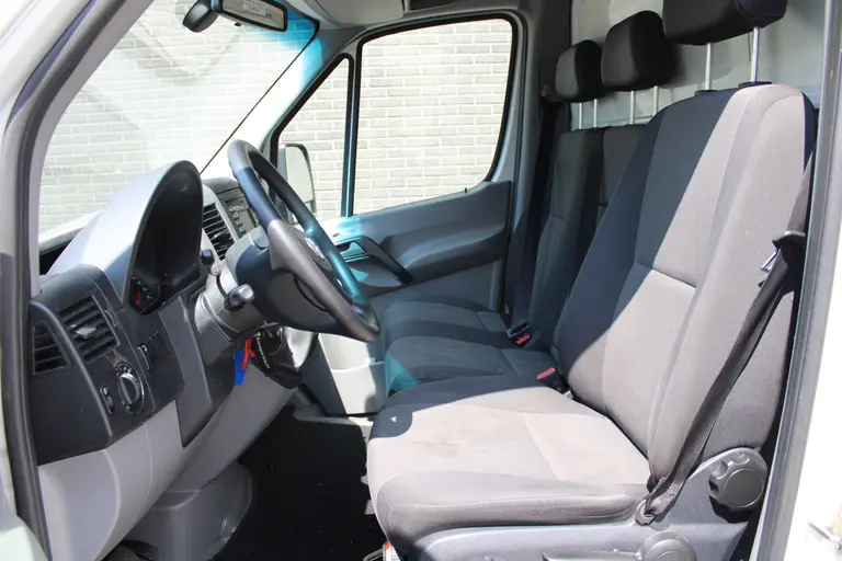 Volkswagen Crafter 46 2.0 TDI Bakwagen met Laadklep, 19m3 Airco, Achteruitrijcamera, Trekhaak afbeelding 13