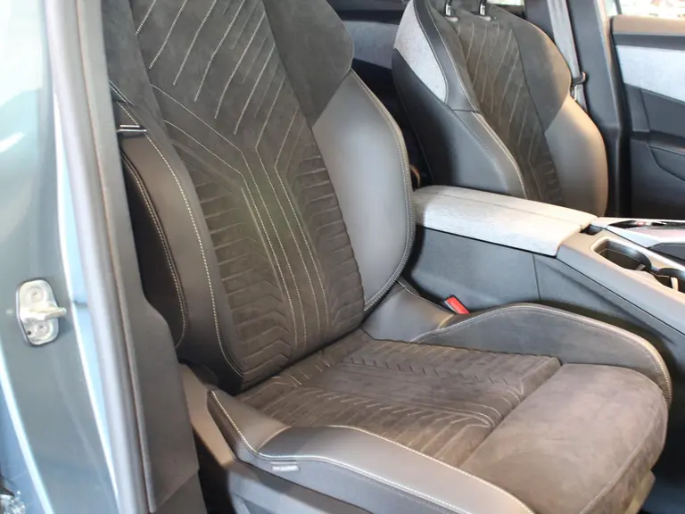 Peugeot 5008 GT 1.2 Hybrid 136PK e-DCS6 Automaat 7P Alcantara Leder, Navigatie, Camera 360, Panoramisch-Open Dak, Elektrische Achterklep afbeelding 30