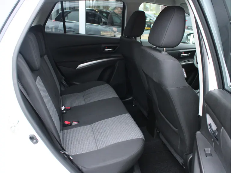 Suzuki S-Cross 1.4 Boosterjet Select Smart Hybrid Multimediasysteem, Adaptive cruise control, Climate control, Stoelverwarming, Parkeercamera afbeelding 9