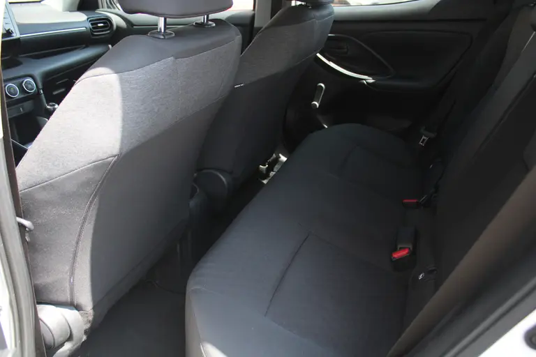 Toyota Yaris 1.0 VVT-i Active Achteruitrijcamera, Bluetooth, Cruise Control Adaptief, Apple Carplay/Android Auto afbeelding 15