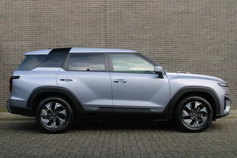 KGM Torres EVX Bronze 73.4 kWh 207pk, Iron Metal, 18"inch LM velgen 7 jaar garantie! afbeelding 2