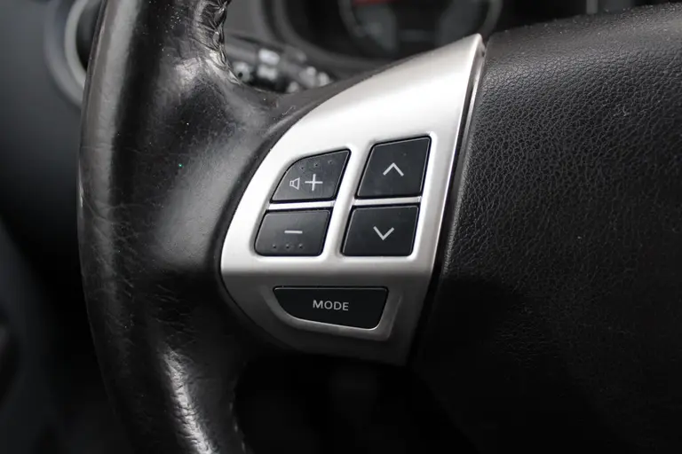 Mitsubishi Colt 1.3 Edition Two airco, cruise control, lichtmetalen velgen afbeelding 11