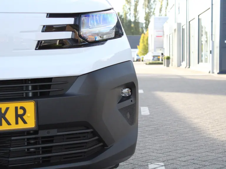 Peugeot Partner 1.5 BlueHDi 100PK S&S L1 Navigatie, Achteruitrijcamera, Trekhaak, Dab, Bluetooth, Parkeersensoren voor & achter afbeelding 3