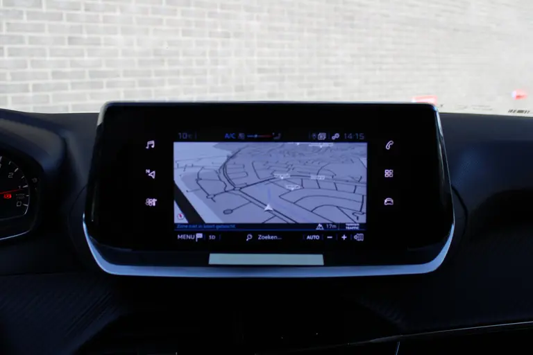 Peugeot 208 1.2 PureTech Active Pack 75pk, Applecarpl./Andr. Auto, Airco, Navigatie, Parkeersensor achter afbeelding 17