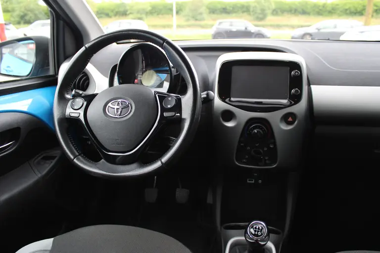 Toyota Aygo 1.0 VVT-i x-nav Achteruitrijcamera, Navigatie, Airco, Bluetooth afbeelding 22