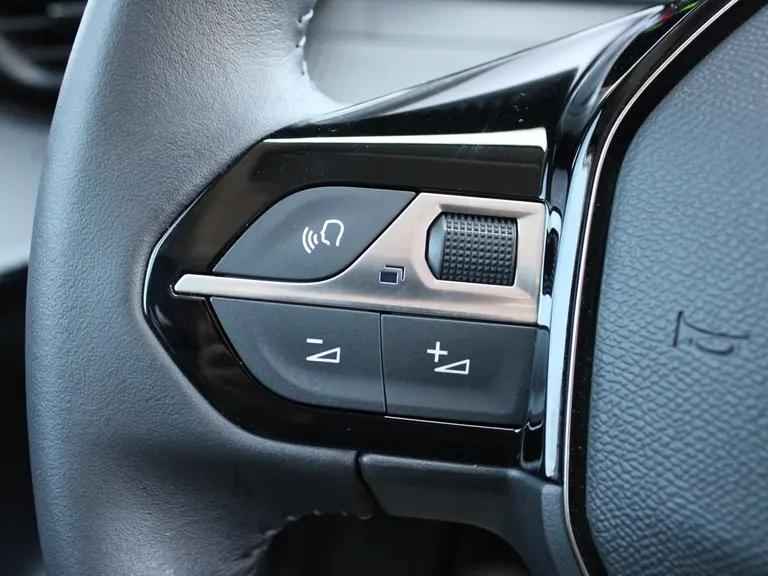 Peugeot 208 Allure 1.2 PureTech 100PK Navigatie, Camera achter, Apple Carplay/Android auto afbeelding 31