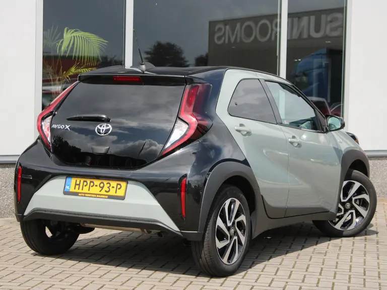 Toyota Aygo X 1.0 VVT-i S-CVT Pulse Automaat Adaptieve Cruise Control, Carplay/Android Auto, Achteruitrijcamera, Airco afbeelding 3