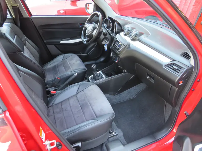 Suzuki Swift 1.2 Comfort Smart Hybrid, Dealer onderhouden, Alcantara bekleding en Dakspoiler afbeelding 12