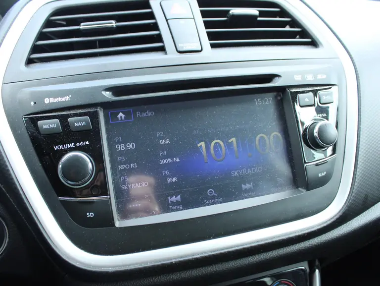 Suzuki S-Cross 1.6 Exclusive Trekhaak, Cruise control, Climate control, Allseasonbanden, Stoelverwarming afbeelding 15