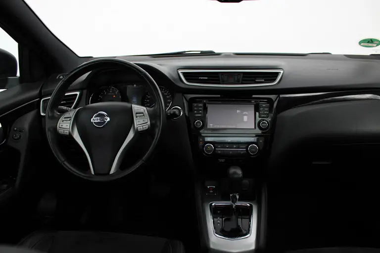 Nissan QASHQAI 1.2 N-Vision, Automaat, Parkeersensoren voor en Panorama Dak! afbeelding 7