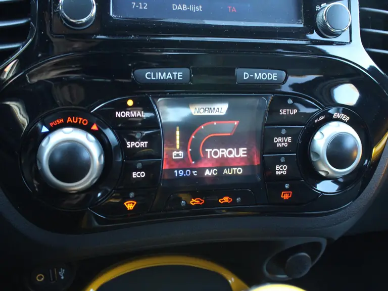 Nissan Juke N-Line 1.2 DIG-T 115PK Navigatie, Achteruitrijcamera, Keyless, Cruise Control, Climate Control, Alcantara afbeelding 30