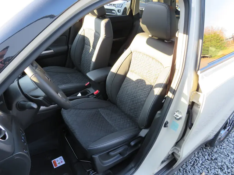Suzuki Vitara 1.5 Hybrid Style, Automaat, Panoramadak, 6 jaar GARANTIE, Navigatie en Draadloos Applecarplay / Androidauto afbeelding 9
