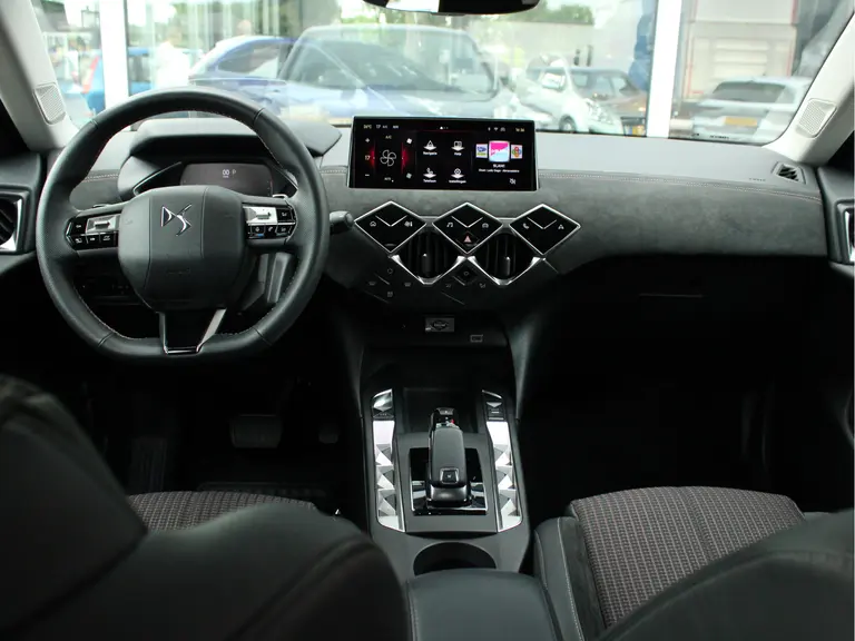 DS DS 3 1.2 PureTech Performance Line Automaat Microvezel Bekleding, Rondomzicht Camera, Cruise en Climate Control afbeelding 18
