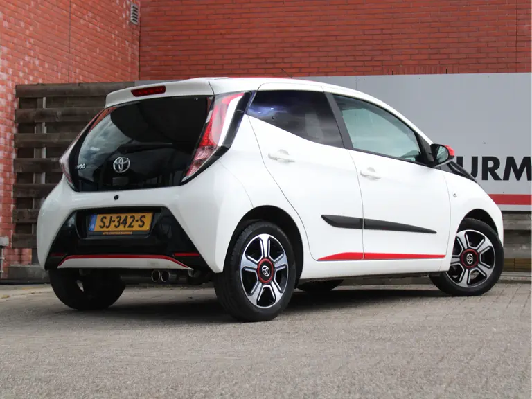 Toyota Aygo 1.0 VVT-i x-pose 70PK Automaat Vouwdak Elektrisch, Navigatie, Climate Control, Carplay/Android Auto afbeelding 13