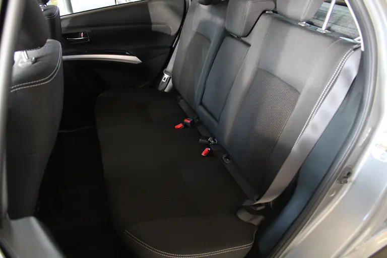 Suzuki S-Cross 1.0 Boosterjet Exclusive Achteruitrijcamera, Navigatie, Cruise Control, Voorstoelen Verwarmd, Regensensor afbeelding 7